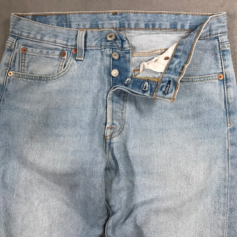 Levis light spot